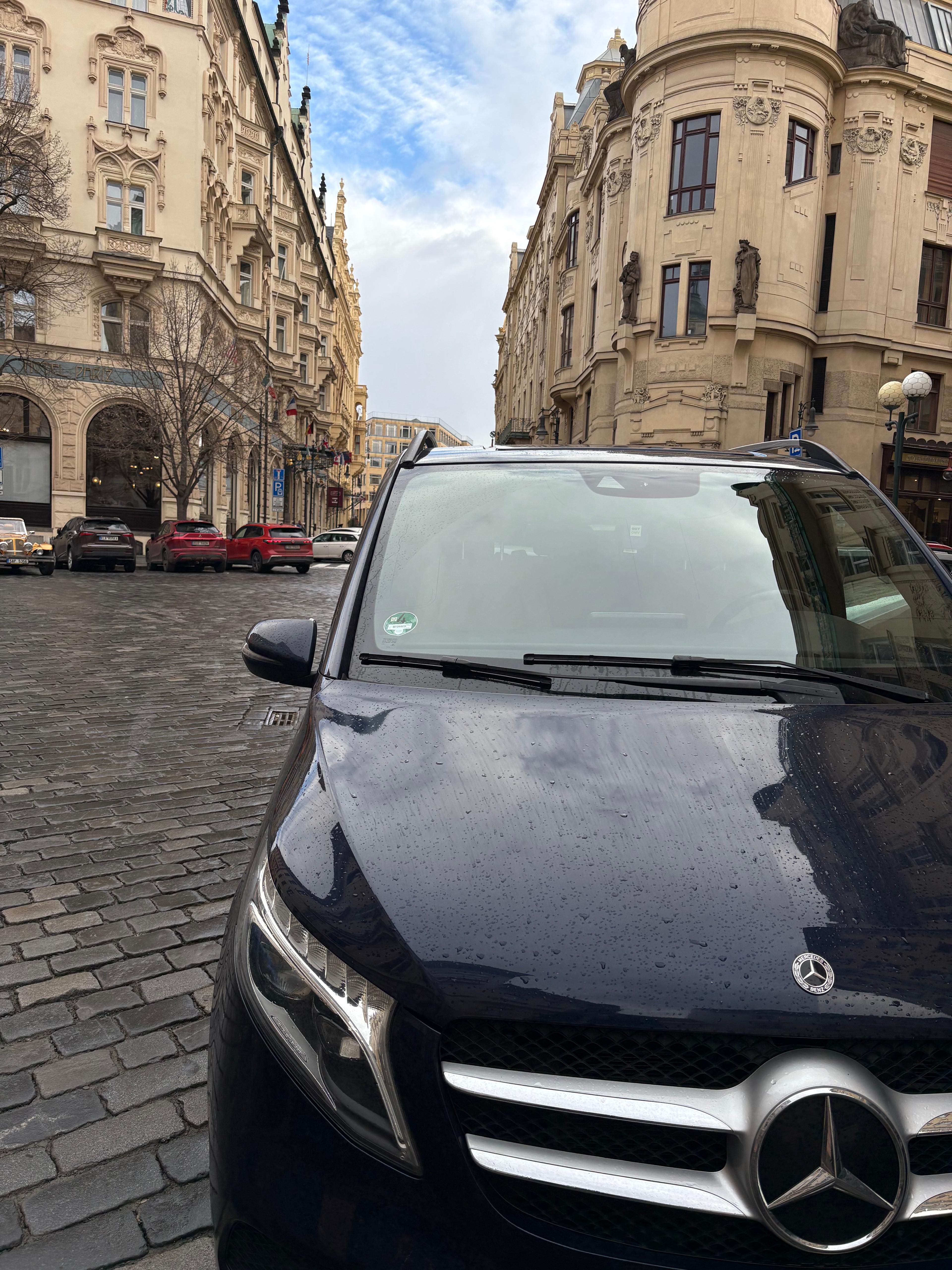Mercedes V class v Prahe